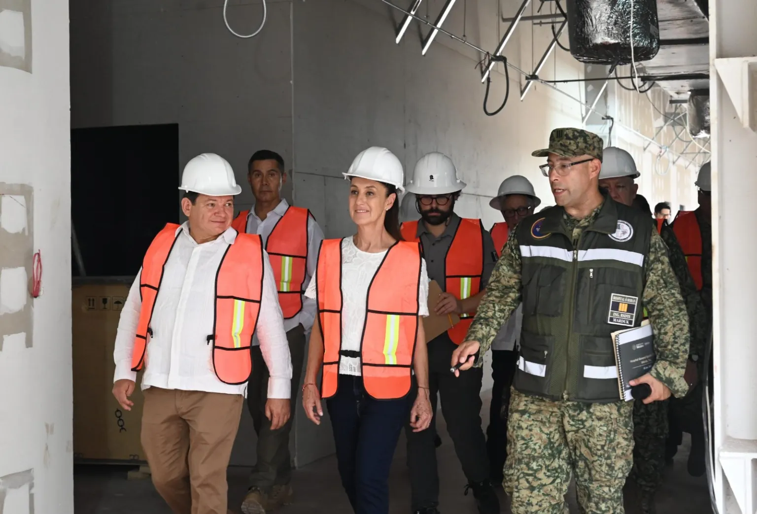 CLAUDIA SHEINBAUM SUPERVISA OBRAS Y ENTREGA APOYOS EN GIRA POR EL SURESTE DEL PAÍS