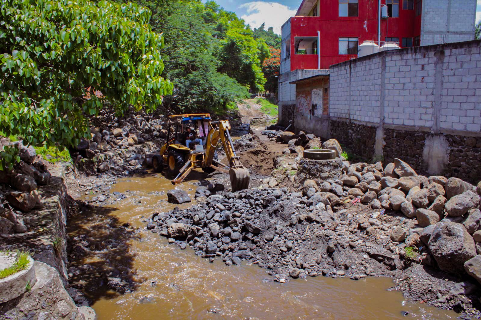 AYUNTAMIENTO DE CUERNAVACA REFUERZA SEGURIDAD DE FAMILIAS CON OBRAS PLUVIALES Y MURO DE CONTENCIÓN