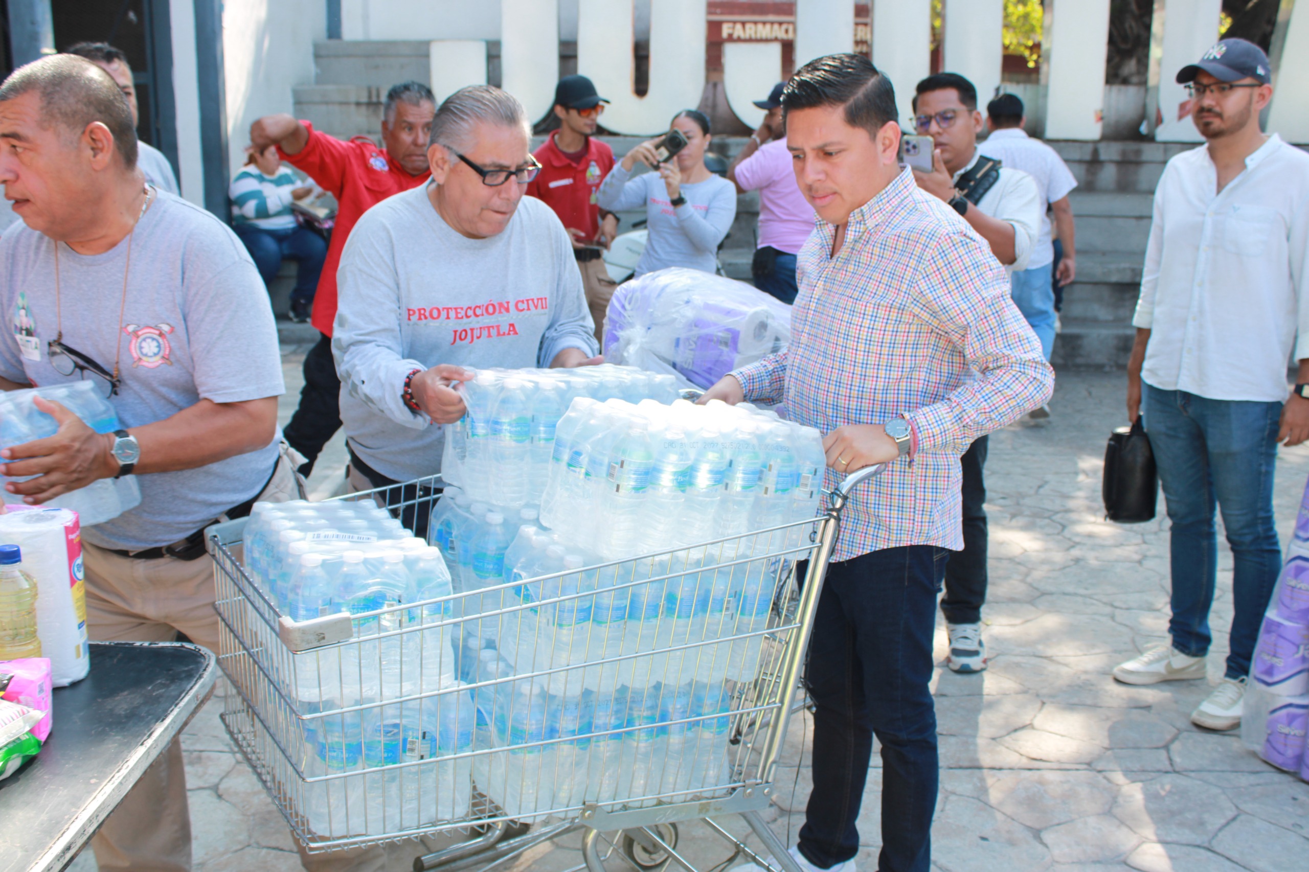 JOJUTLA INSTALA CENTRO DE ACOPIO PARA APOYAR A DAMNIFICADOS DE VERACRUZ