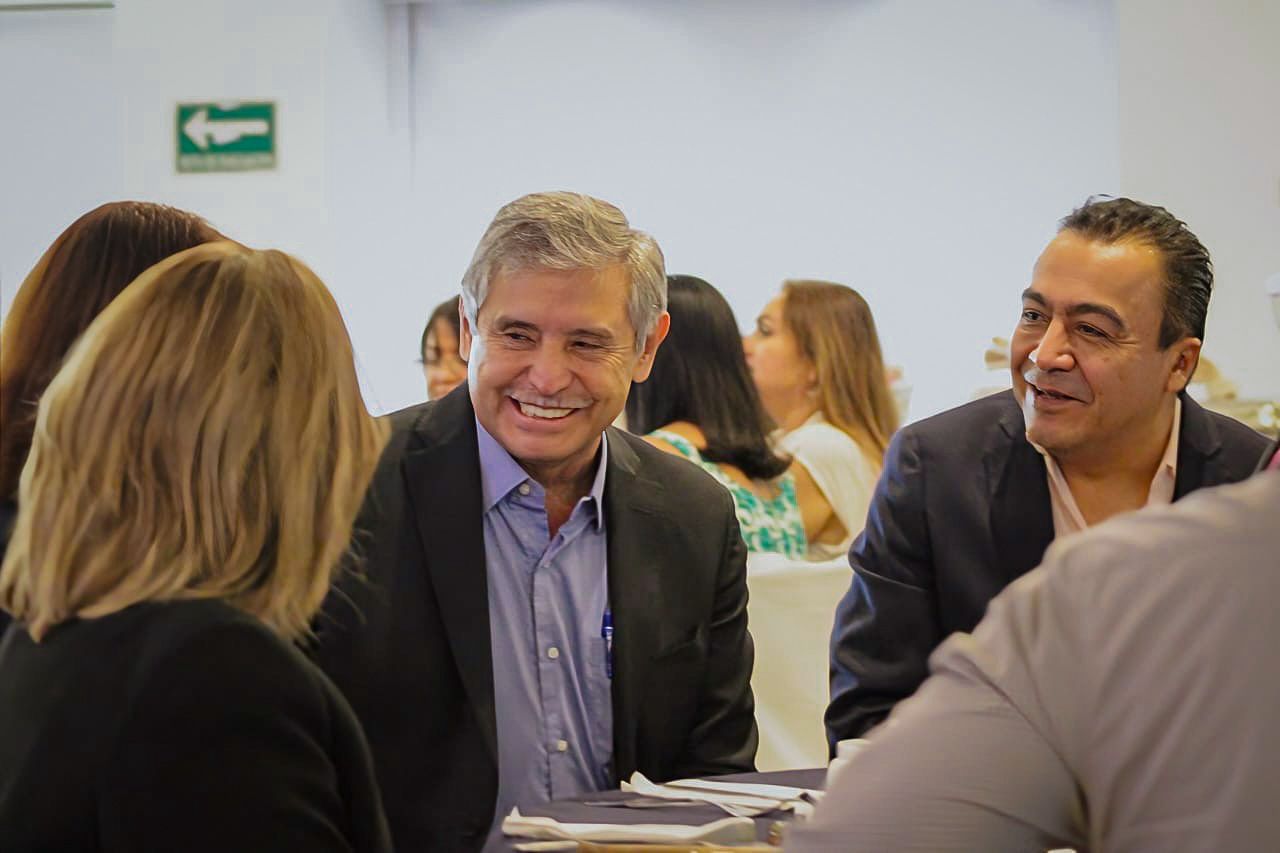 JOSÉ LUIS URIÓSTEGUI DESTACA EL COMPROMISO Y HUMANISMO DE LAS Y LOS MÉDICOS DE CUERNAVACA