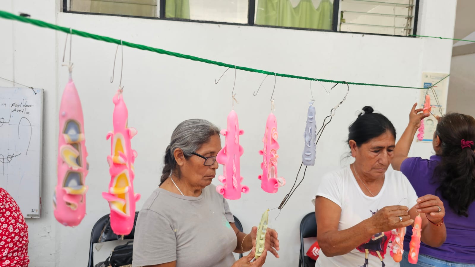 CONCLUYE TALLER DE CERERÍA ARTESANAL EN LA DELEGACIÓN MARIANO MATAMOROS, lA LAGUNILLA