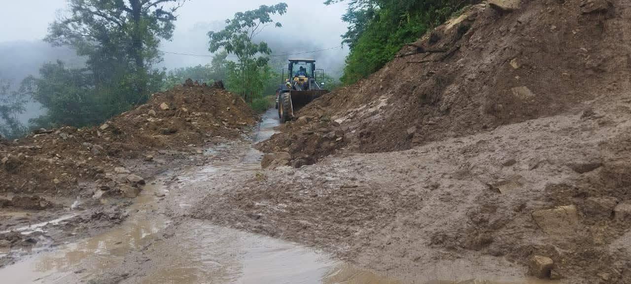 LLUVIA INCOMUNICA A DECENAS DE COMUNIDADES EN HIDALGO