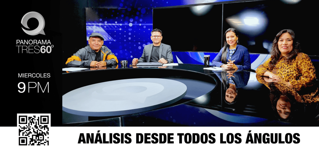 Cuatro presentadores en un estudio de televisión, sentados alrededor de una mesa con pantallas de fondo. Texto destacado que dice 'ANÁLISIS DESDE TODOS LOS ÁNGULOS' y detalles del programa 'PANORAMA TRES60'.