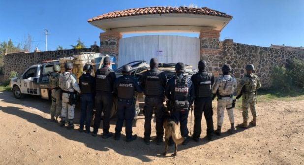 DESMANTELAN PUNTO DE VENTA ILEGAL DE HIDROCARBURO EN HIDALGO