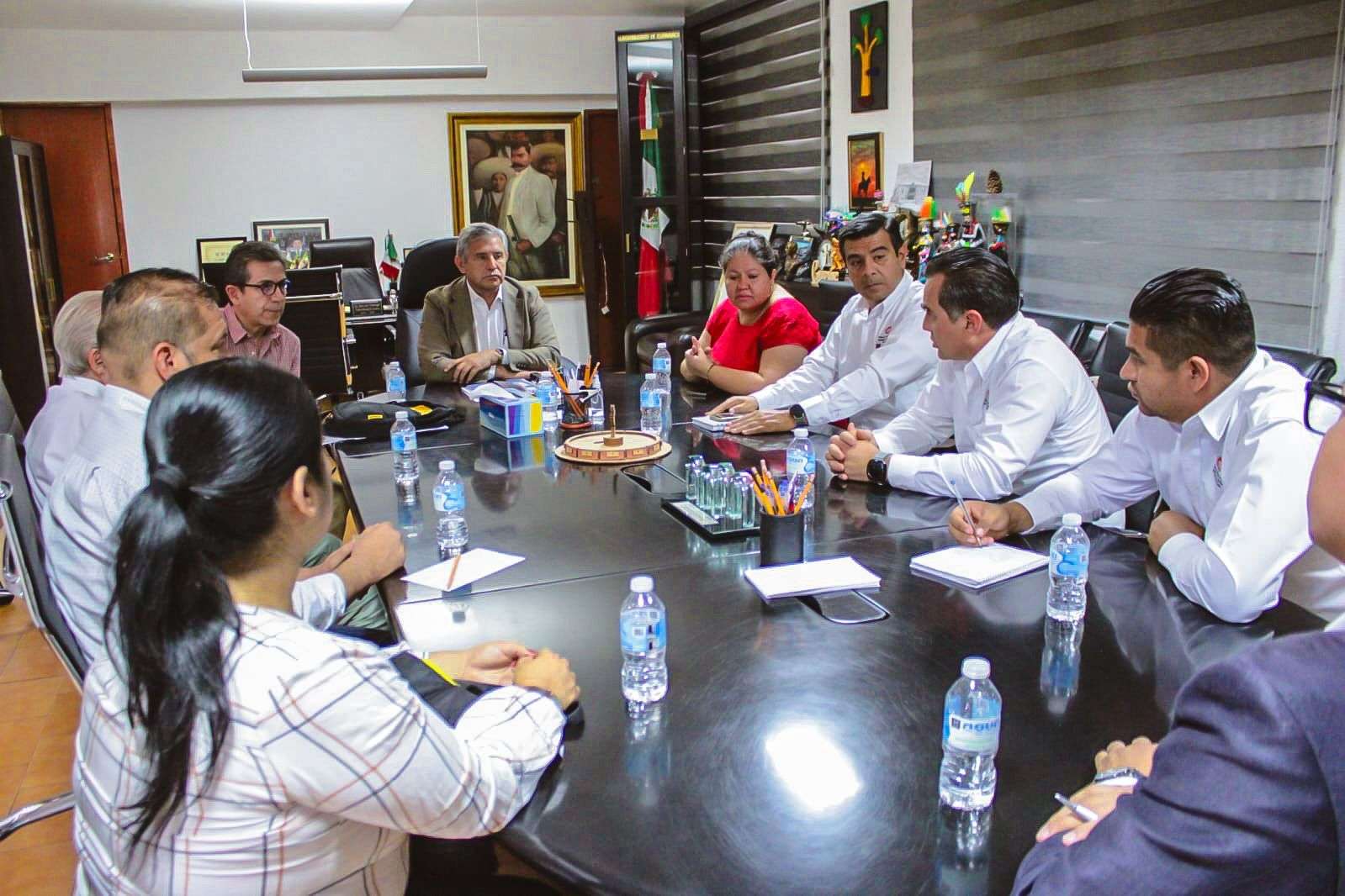 URIÓSTEGUI SE REÚNE CON CONSTRUCTORES PARA PLANEAR OBRAS EN CUERNAVACA