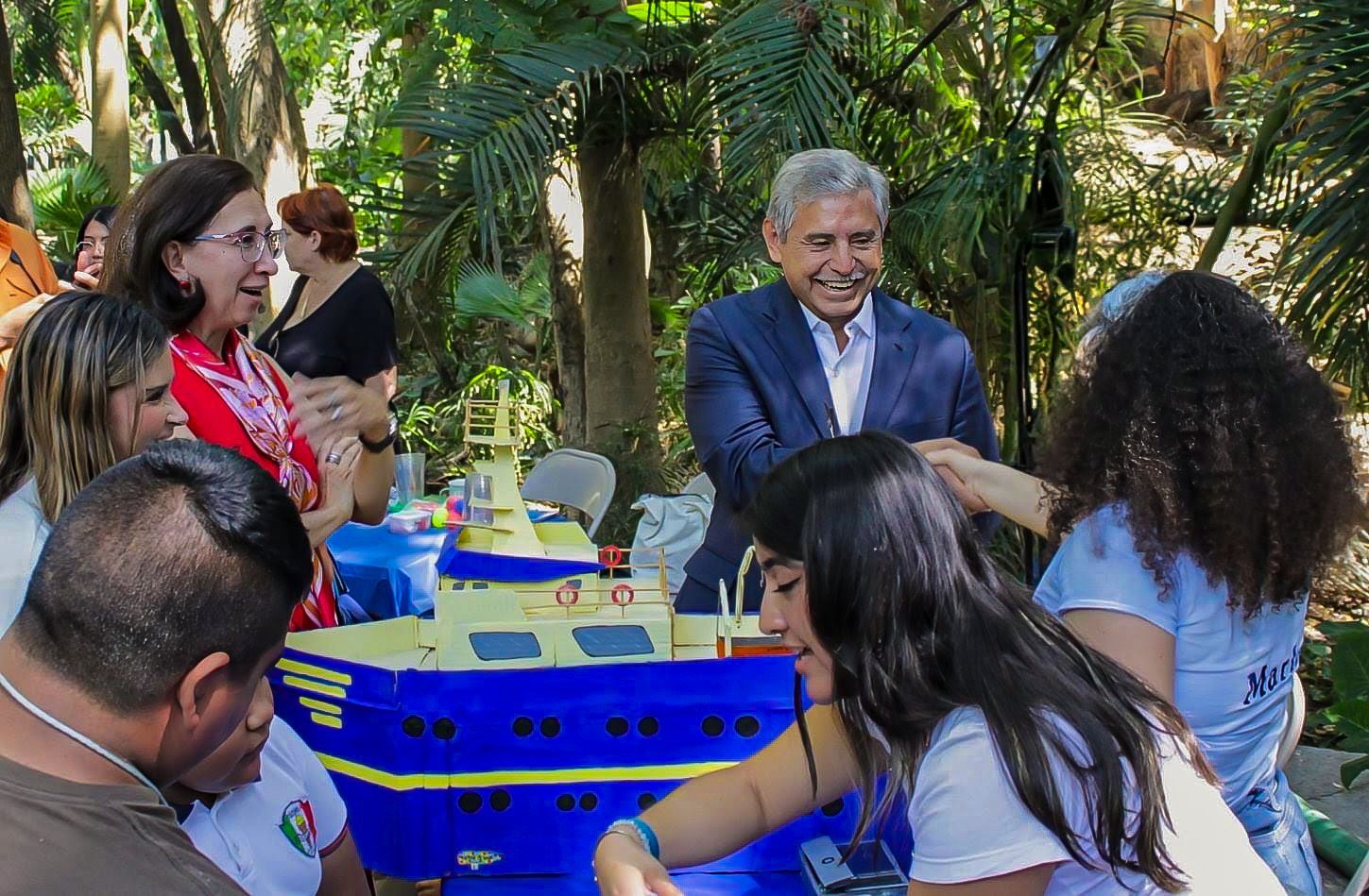 LA CIENCIA REÚNE A FAMILIAS Y NIÑEZ EN EL PARQUE MELCHOR OCAMPO DE CUERNAVACA