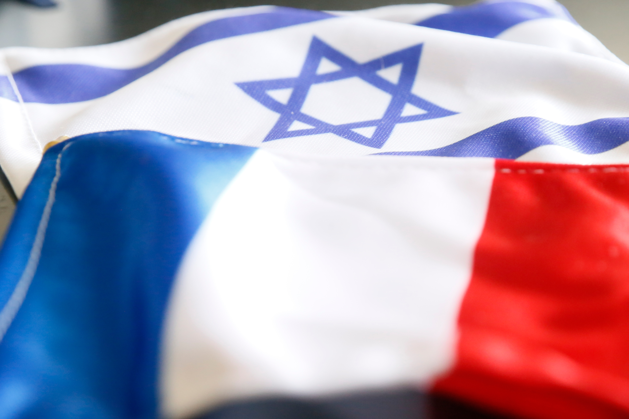 Veta Francia a ministro israelí tras denuncias por trato a activistas rumbo a Gaza