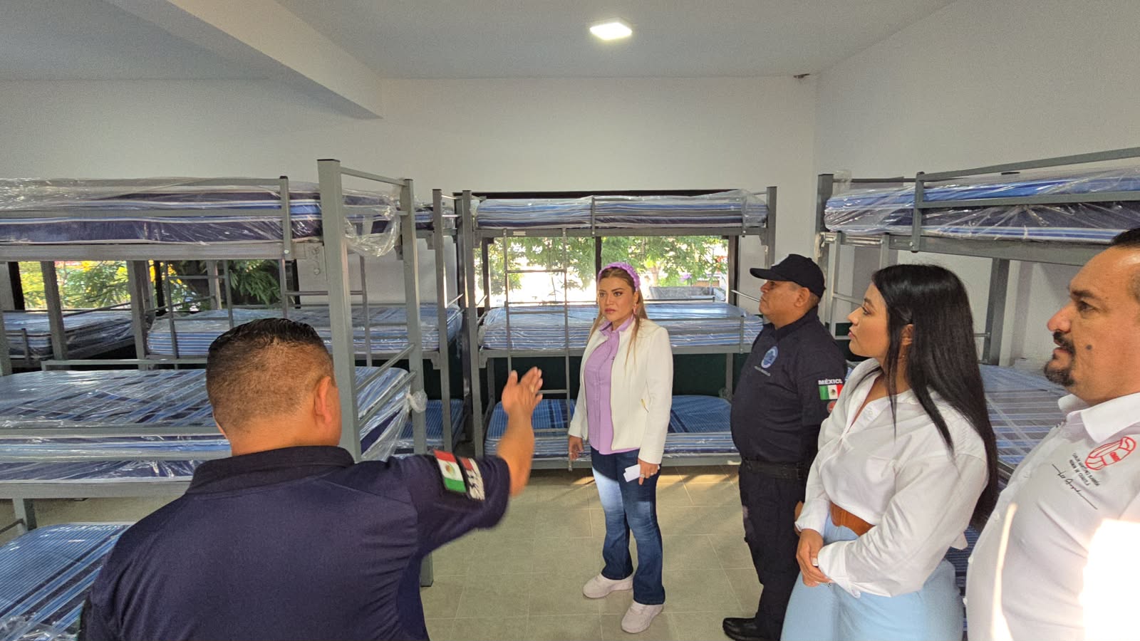 Entrega Nancy Echeverría dormitorios dignos a elementos de seguridad pública de Cuautla
